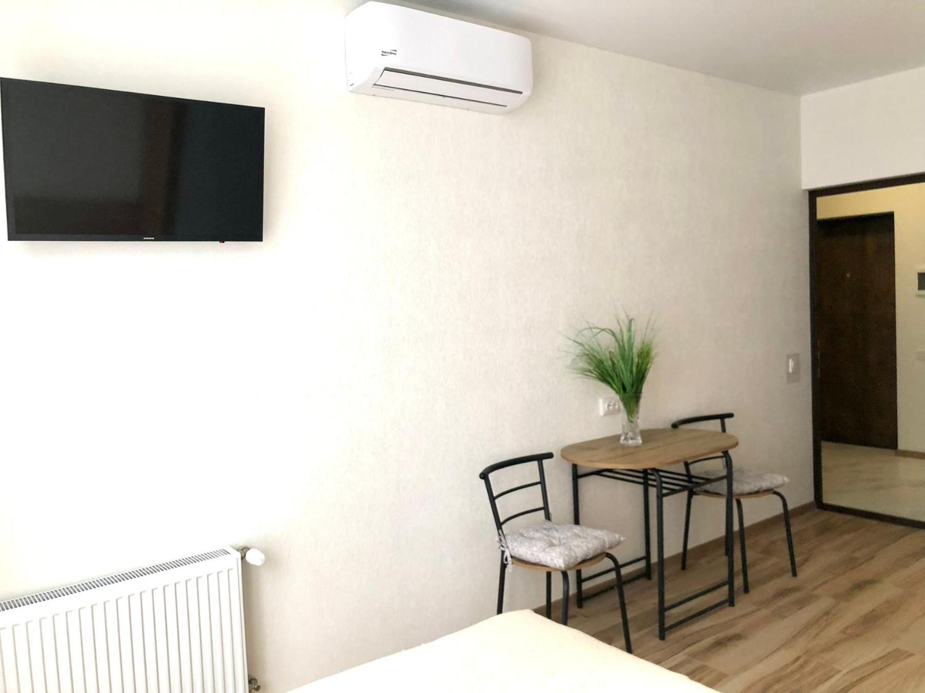 Osapart Hotel In A Complex Semycvit 2 Lviv Kültér fotó